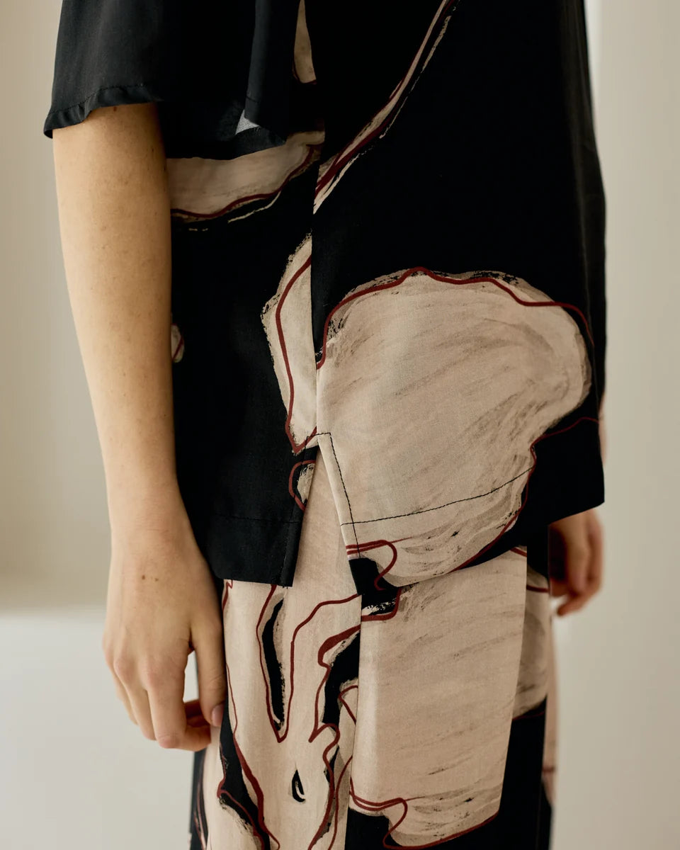 Piped Raglan Top - Black Floral