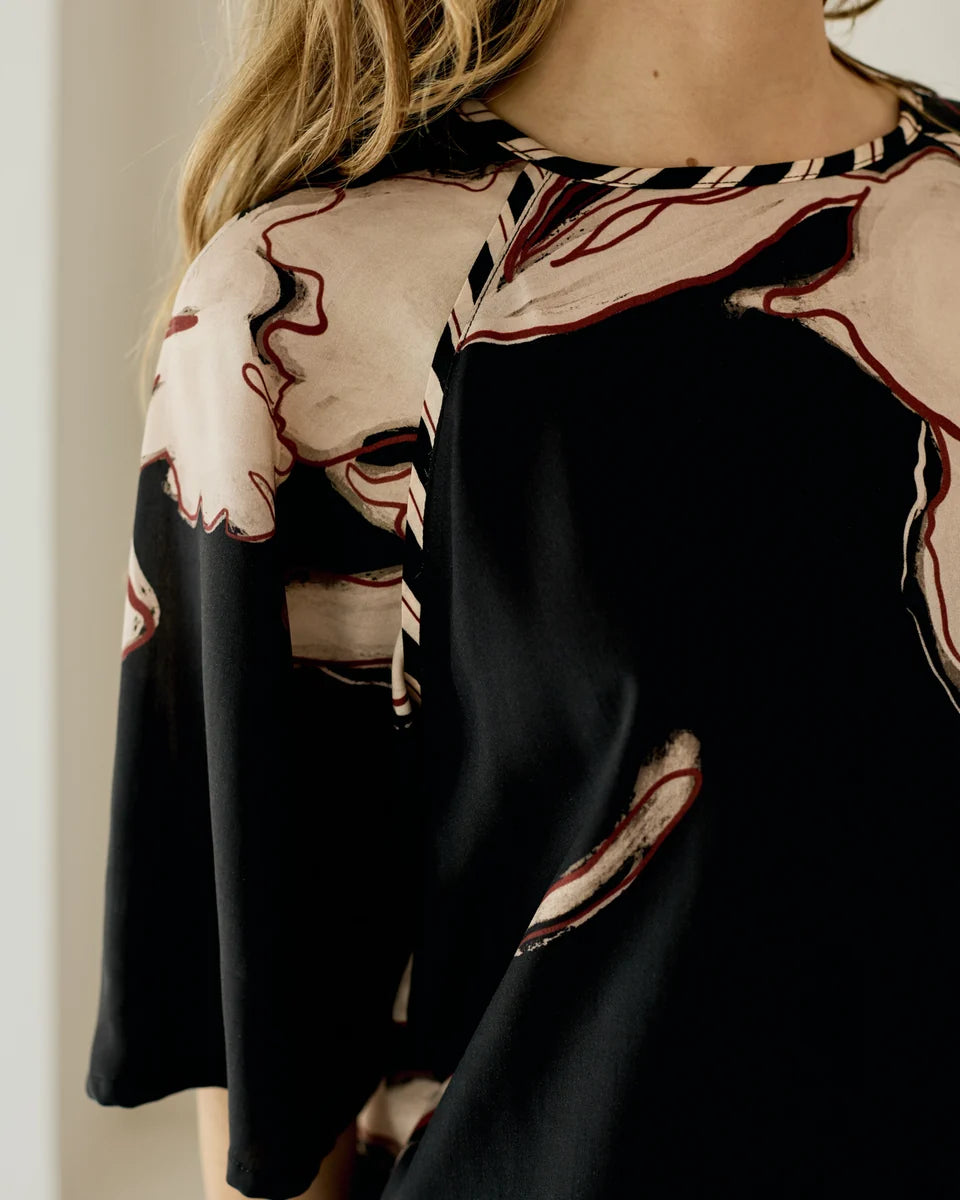 Piped Raglan Top - Black Floral